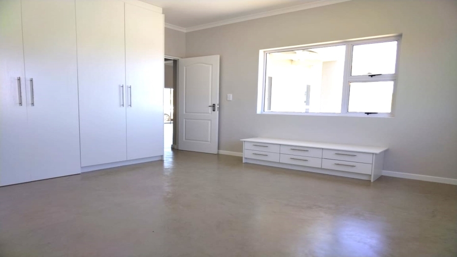 3 Bedroom Property for Sale in Hoogland Western Cape